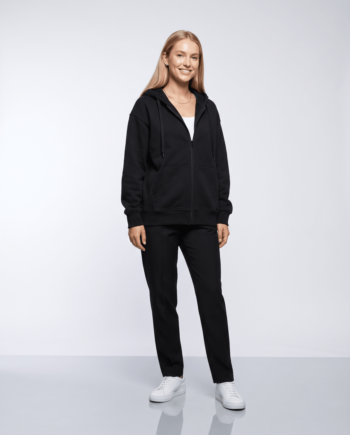 Hoodie zippé Atelier Oryass en molleton, coloris noir