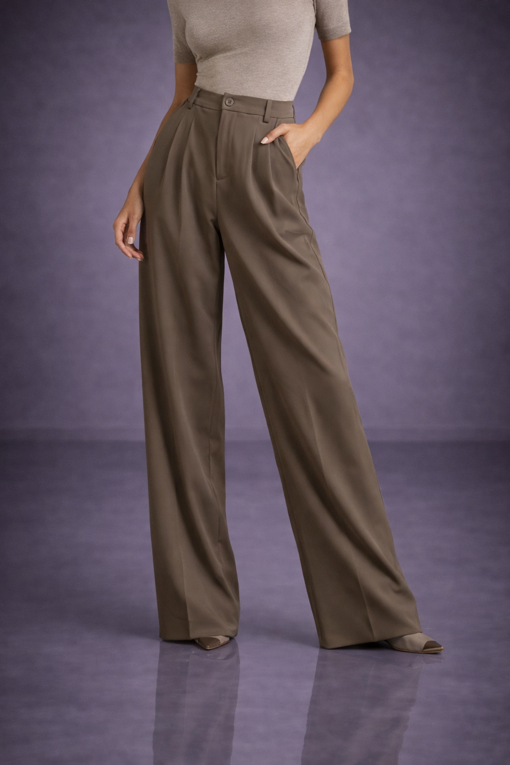 Pantalon de costume affirmé et sophistication moderne.
