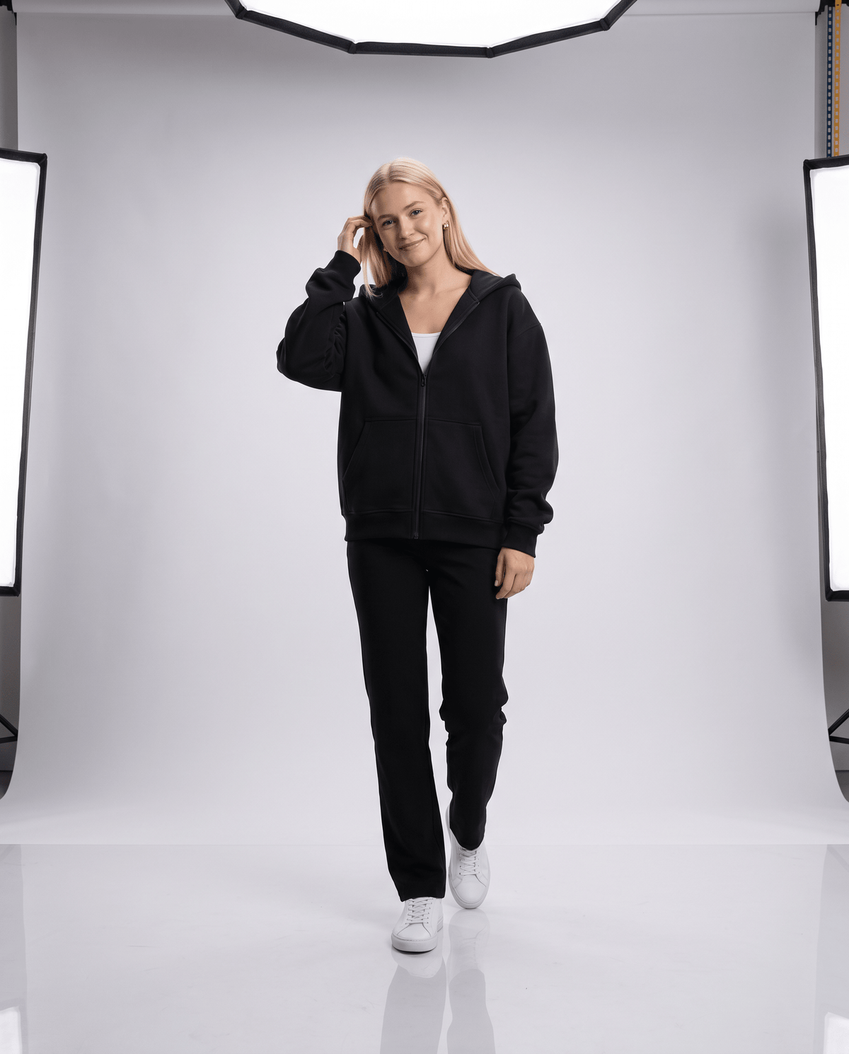 Hoodie zippé Atelier Oryass en molleton, coloris noir, détail